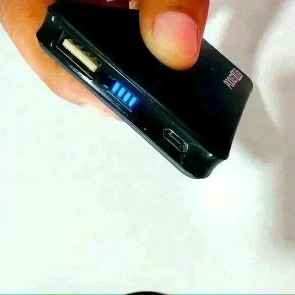 Pocket Juice Battery Charger for Android - Picture 2 of 10